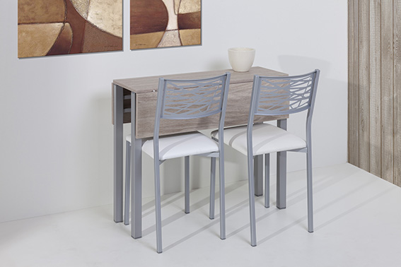 Mesa de cocina Práctica de pared con dos sillas
