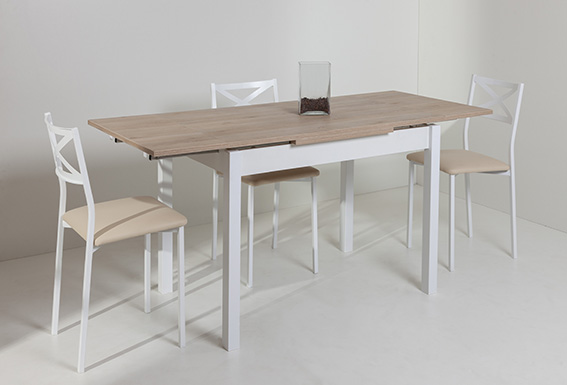 Conjunto de mesa Linear y sillas fabricado por Mesas Parreño Tébar